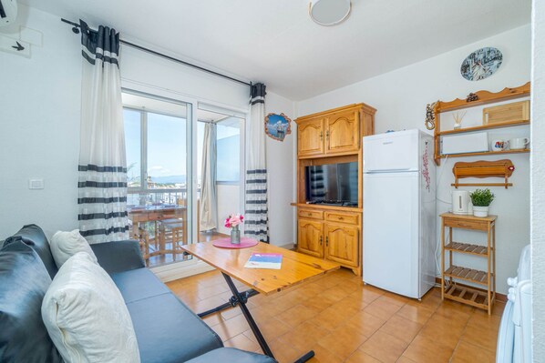 Apartment | Living area