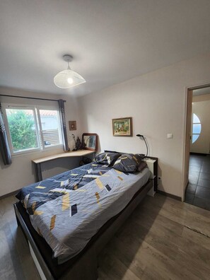 1 quarto, ferros/tábuas de passar roupa, Wi-Fi, roupa de cama