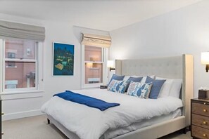 3 quartos, ferros/tábuas de passar roupa, Wi-Fi, roupa de cama