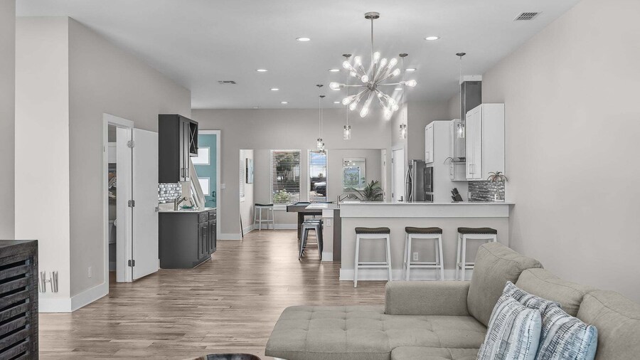 Waterfront Condo With Rooftop + Pool + Boat Slips