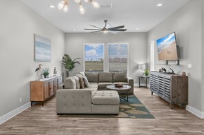 Maison, plusieurs lits, accès piscine (Cabana Cove Retreat Unit C) | Intérieur