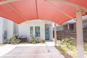 Nhà, nhiều giường, có thể sử dụng hồ bơi (Cabana Cove Retreat Unit C) | Quang cảnh từ phòng