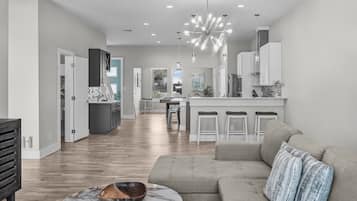 House, Multiple Beds, Pool Access (Cabana Cove Retreat Unit C) | Interior