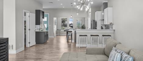 House, Multiple Beds, Pool Access (Cabana Cove Retreat Unit C) | Interior