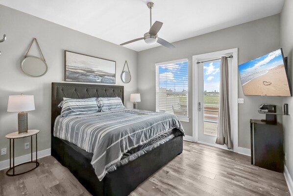 House, Multiple Beds, Pool Access (Cabana Cove Retreat Unit C) | 3 bedrooms, individually decorated, individually furnished, bed sheets