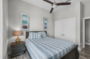 Maison, plusieurs lits, accès piscine (Cabana Cove Retreat Unit C) | 3 chambres, décoration personnalisée, ameublement personnalisé