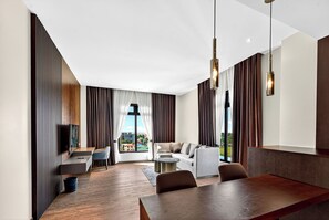 Suite Deluxe, vue ville | Coin séjour