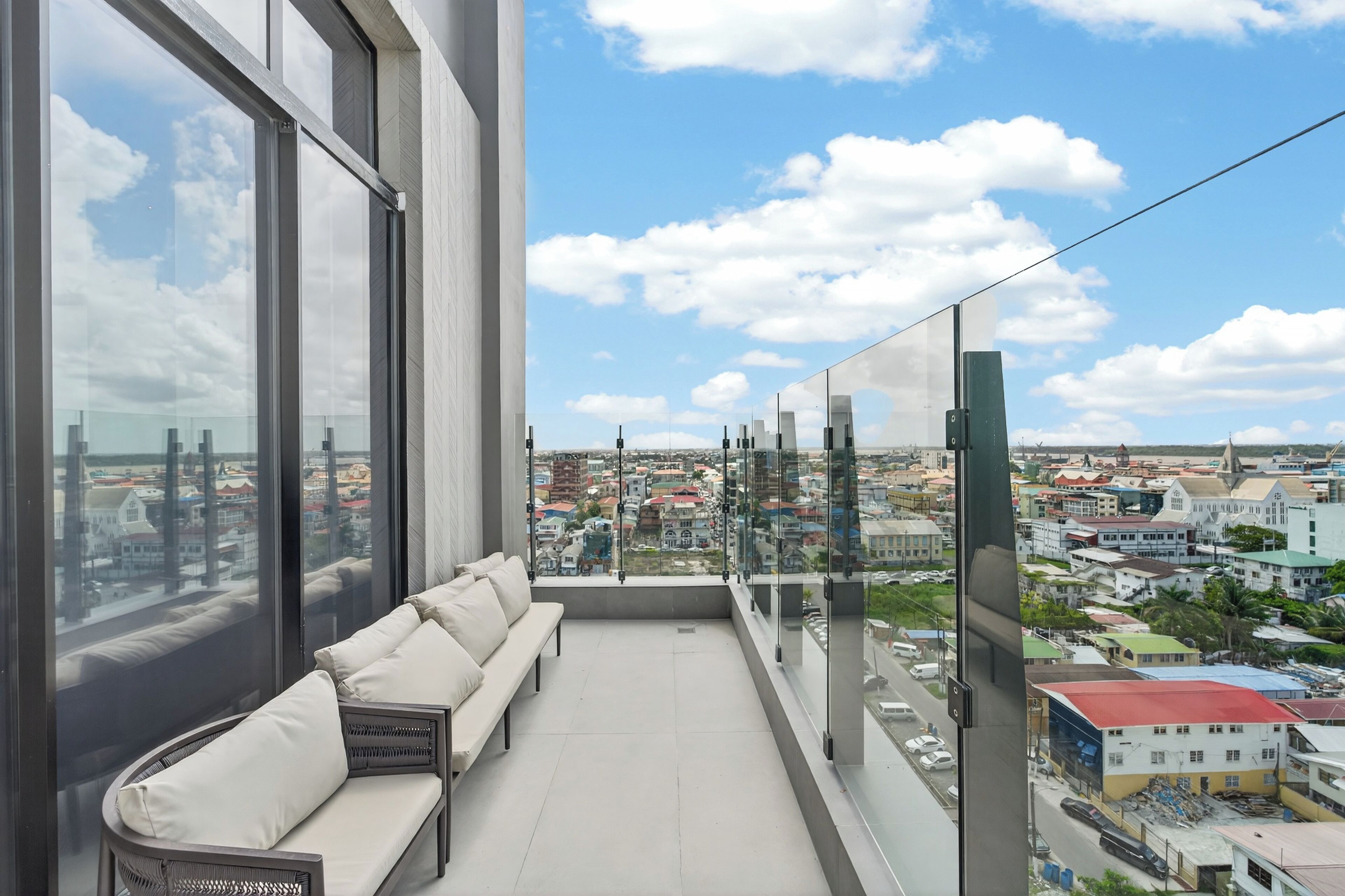 Lyxpenthouse - utsikt mot staden | Terrass/Patio