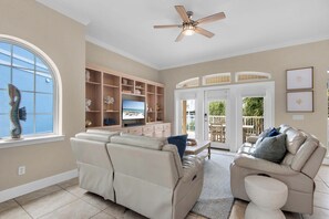 Smart TV, table tennis