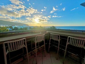 Property grounds - L'échappée Bleue, sea view, close to the airport (Saint-Denis)