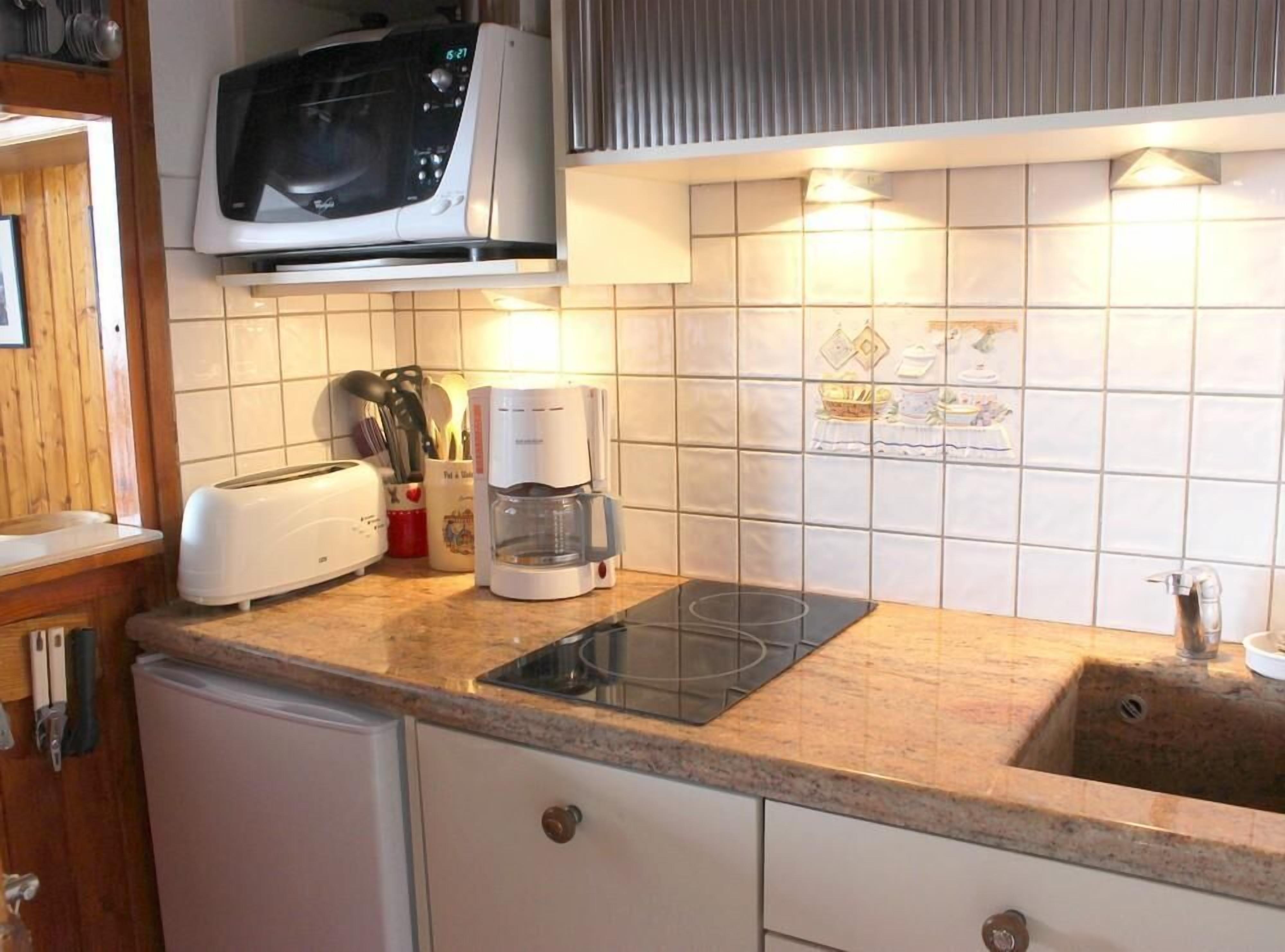 Kühlschrank, Mikrowelle, Geschirrspüler