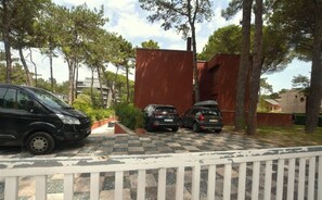 Appartement, 2 slaapkamers, balkon, uitzicht op tuin | Terrein van de accommodatie