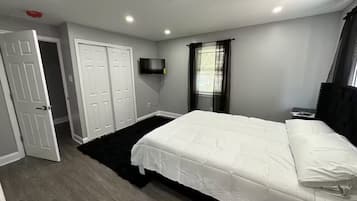 3 bedrooms, iron/ironing board, WiFi, bed sheets