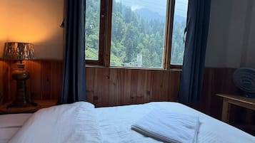 Quarto casal luxo, vista para a montanha | Wi-Fi de cortesia
