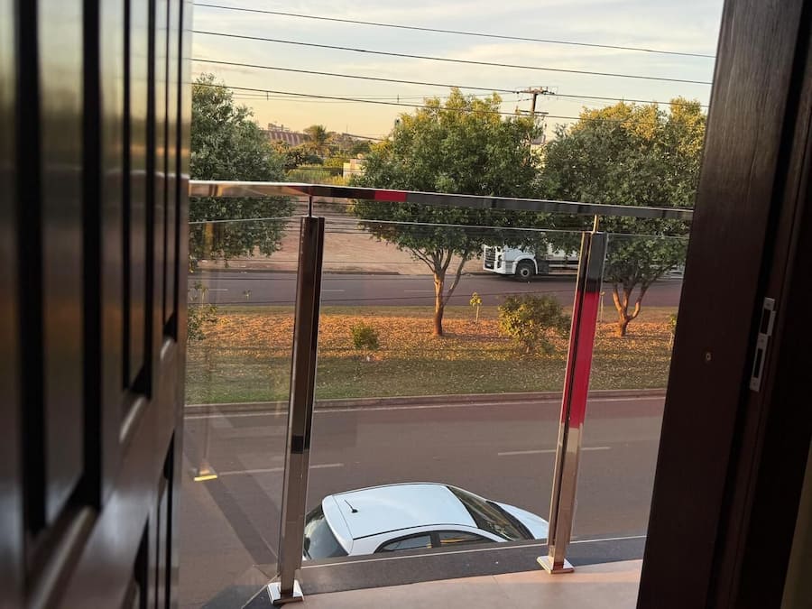 Chambre Triple, véranda, vue cour intérieure