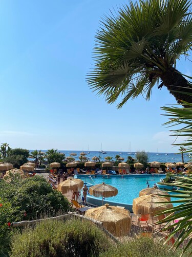 Delightful apartment with private terrace in the center of Ischia