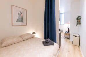 1 soveværelse, strygejern/strygebræt, sengetøj