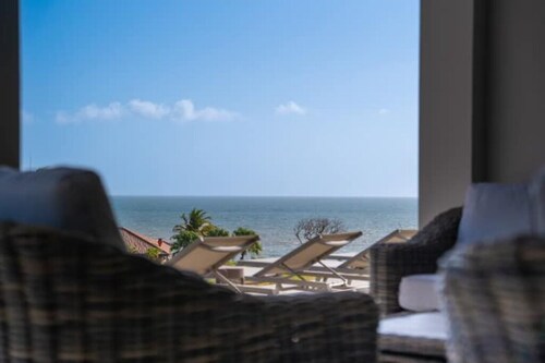 Ocean View 3 bed, 3 bath. Private pool. Steps to the beach in gated community