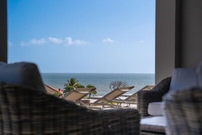 Ocean View 3 bed, 3 bath. Private pool. Steps to the beach in gated community