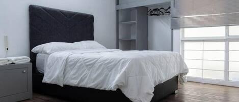 3 bedrooms, iron/ironing board, WiFi