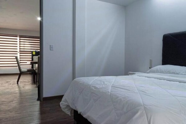 3 bedrooms, iron/ironing board, WiFi