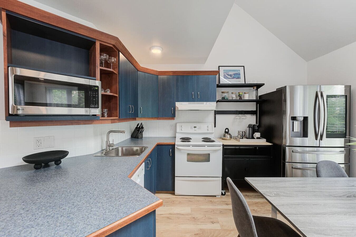 Refrigerador, horno, parrilla de estufa y lavavajillas 