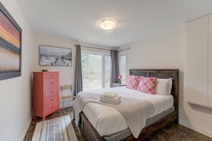 3 habitaciones, escritorio, tabla de planchar con plancha y wifi gratis 