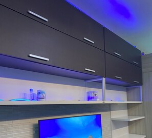 Television - SeaView Manila Bay condo very near cultural, commercial, casino hubs and airport (Pasay City)