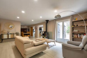 Smart TV, fireplace - Lacanau, upscale villa with private jacuzzi, parc la Marina de Talaris (Lacanau)