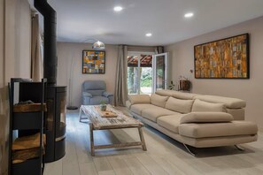 Smart TV, fireplace - Lacanau, upscale villa with private jacuzzi, parc la Marina de Talaris (Lacanau)