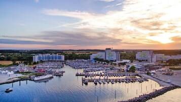 House | Pemandangan air