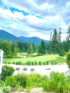 Golf - RAVEN’S NEST *Tiny Luxury Mountain Chalet* Spectacular Indoor & Outdoor living! (Nelson)