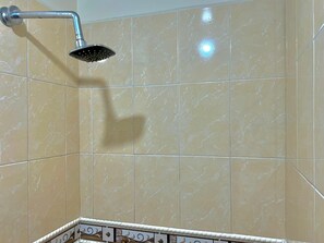Bathroom shower - HOTEL CAMINO NACIONAL SALENTO (Salento)