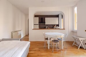 1 chambre, fer et planche à repasser, Wi-Fi, draps fournis