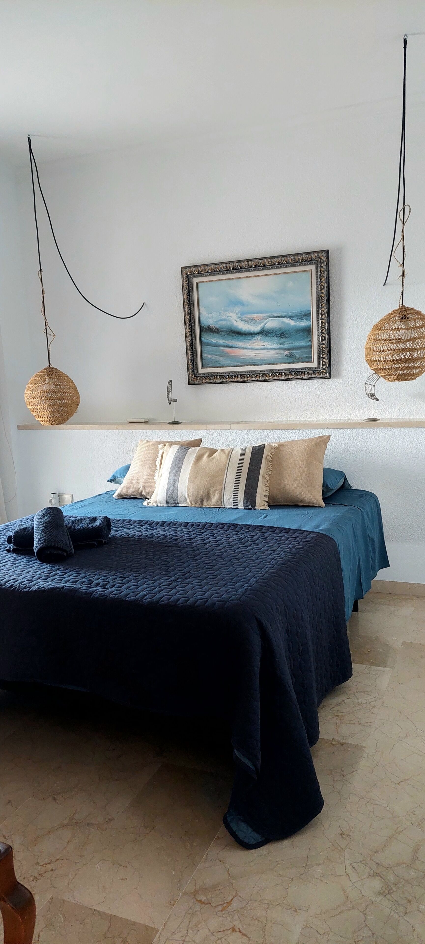 2 dormitorios, tabla de planchar con plancha, wifi y ropa de cama