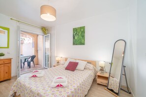 Apartment | 2 bedrooms, iron/ironing board - Apartment in Empuriabrava With Beach Access (Castello d'Empuries)
