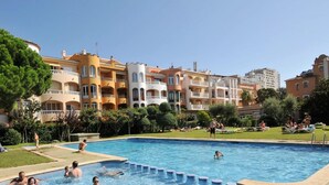 Apartment | Pool | Outdoor pool - Apartment in Empuriabrava With Beach Access (Castello d'Empuries)