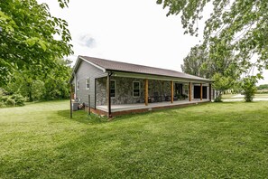 Exterior - Relaxing Rancher - 30m to Downtown NASH (Gallatin)