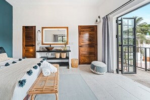 5 bedrooms, iron/ironing board, WiFi, bed sheets - Casa Latino, heated pool, ideal for family and friends, 3 levels, 5 bedrooms. (San Francisco)