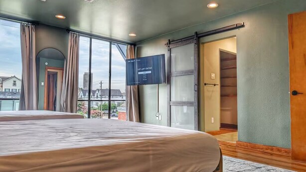 Room - C Houston Resort Style Heated Pool (Houston)