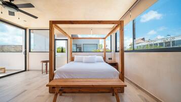 Penthouse de lujo, vista al jardín | Caja de seguridad en la habitación y tabla de planchar con plancha