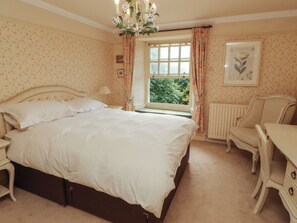 4 bedrooms, individually decorated, individually furnished, free WiFi