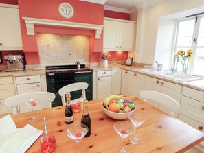 Astianpesukone, keittoastiat/astiat/ruokailuvälineet