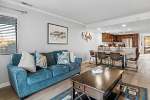 Fireplace - Lakehouse Retreat (Big Bear Lake)