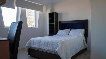 2 dormitoris, planxa i posts de planxar i wifi