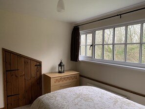 3 habitaciones, decoración personalizada y muebles diferentes