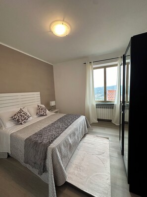 2 bedrooms, WiFi, bed sheets