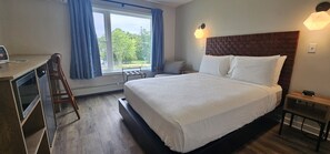 1 bedroom, travel cot, free WiFi, bed sheets