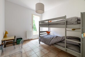 4 Schlafzimmer, Bügeleisen/Bügelbrett, kostenloses WLAN, Bettwäsche