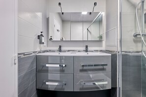 Articles de toilette (gratuits), séchoir à cheveux